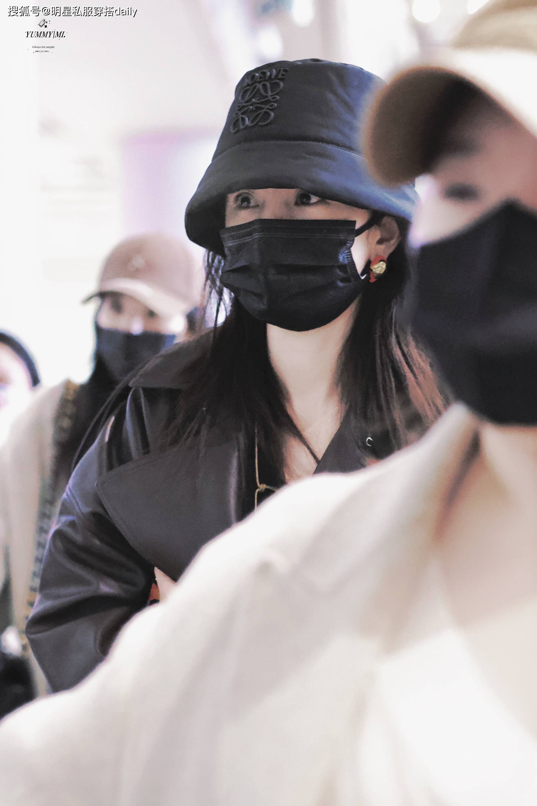 了杨幂示范“5种皮衣搭配”帅气保暖开元棋牌试玩时髦精春天就别只穿风衣(图3) 了杨幂示范“5种皮衣搭配”帅气保暖开元棋牌试玩时髦精春天就别只穿风衣(图3)